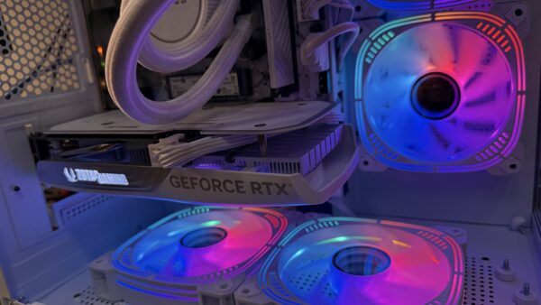 PC GAMER WHITE 14400F + RTX 4060 EXCLUSIVO - Imagem 2